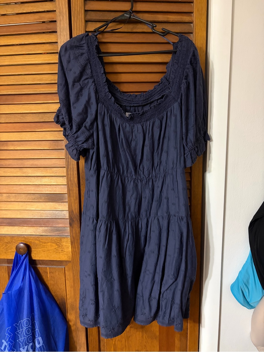 Old Navy Navy Embroidered Smocked Scoop Tunic Top
